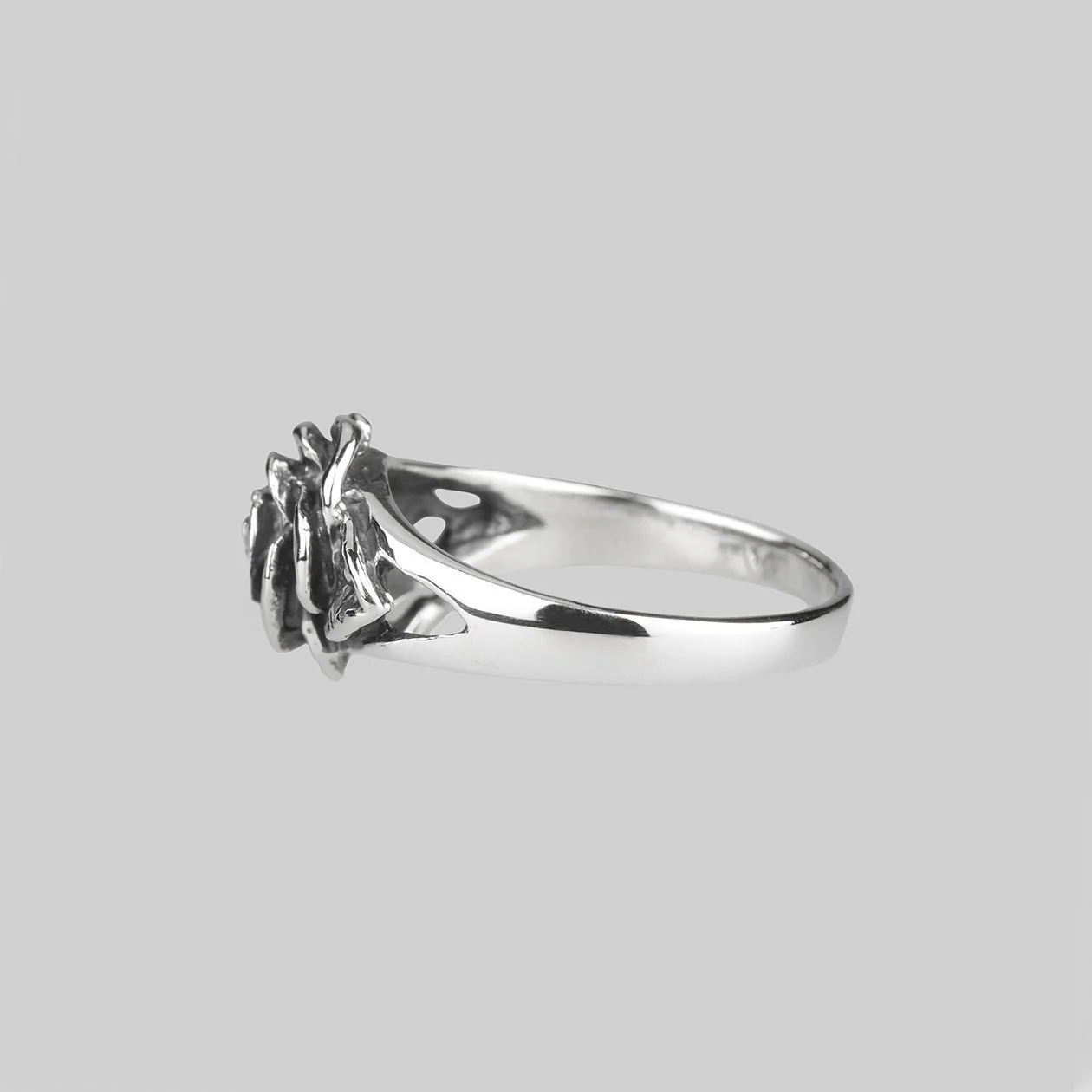 DEATHLY ROSE. Flourishing Rose Silver Ring - Image 2
