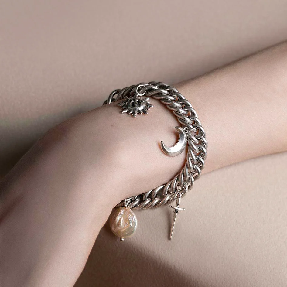 IRAE. Amulet Charm Bracelet - Gold - Image 2