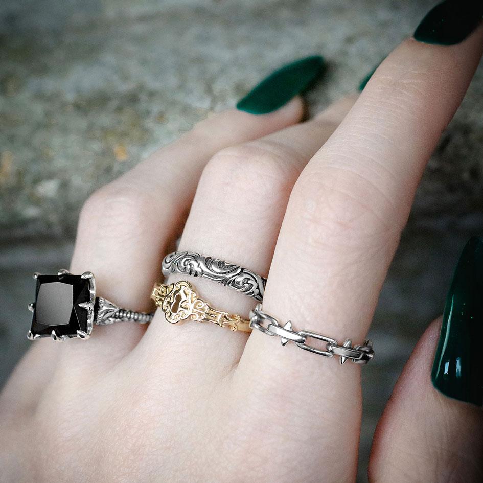 LUCIA. Spiked Chain Ring - Silver - Image 3