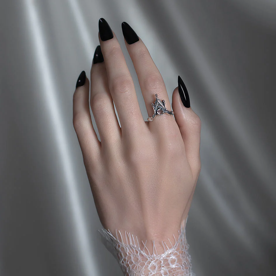 RELIQUARY. Gothic Trefoil Glass Ring - Silver - Image 2
