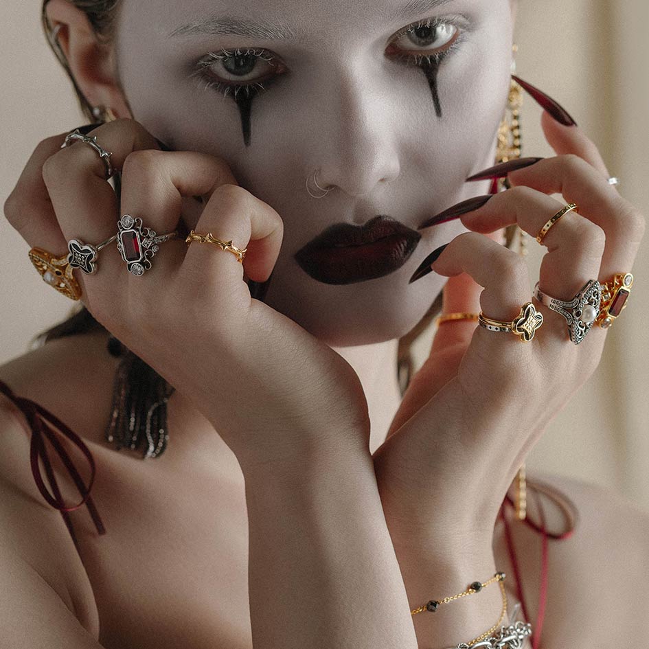 TAUNT. Thorn & Garnet Cocktail Ring - Silver - Image 5